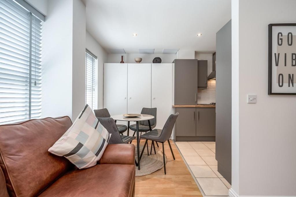 Central Belfast Apartments Chill R&R מראה חיצוני תמונה